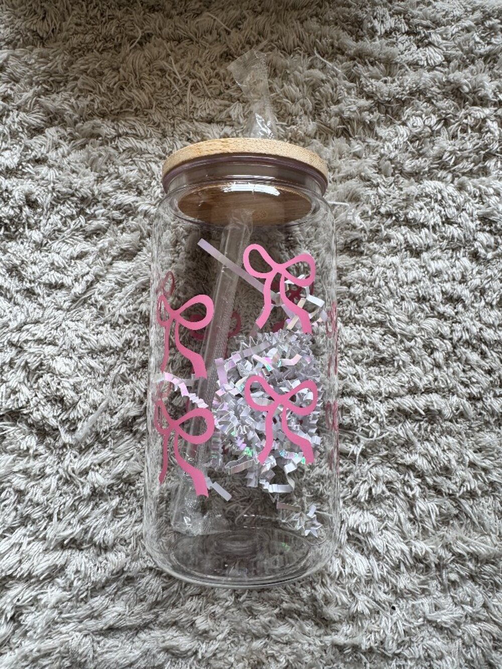 Plastic bow tumbler
